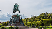 35: 727804-Schweriner-Schloss-Statue-Franz-Friedrich-II.jpg