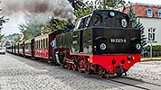 55: 728005-Kleinspurbahn-mit-Dampflokomotive.jpg