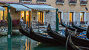 268: 712392-Gondel-Hafen-in-Venedig.jpg