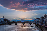 823: 713490-Florenz-Arno-bei-Sonnenuntergang-im-Gegenlicht.jpg