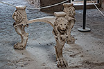 1295: 714236-Pompei-Tischbeine.jpg