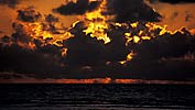 54: a069-Sonnenuntergang-Meer-Wolken.jpg