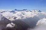 12: 02030-Gipfel-zwischen-Wolke.jpg